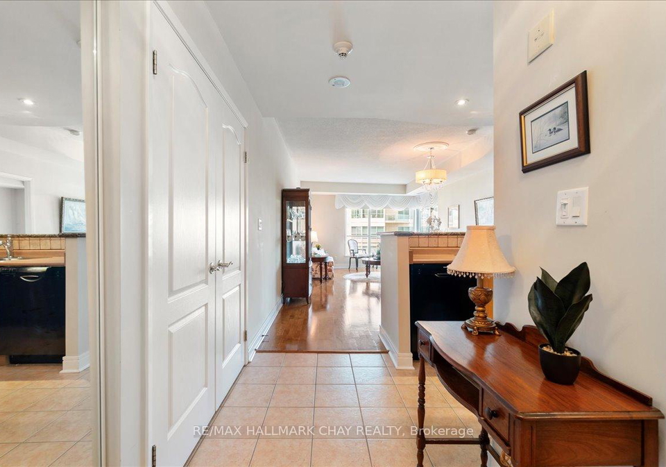 2-street-barrie-ontario-s12293872