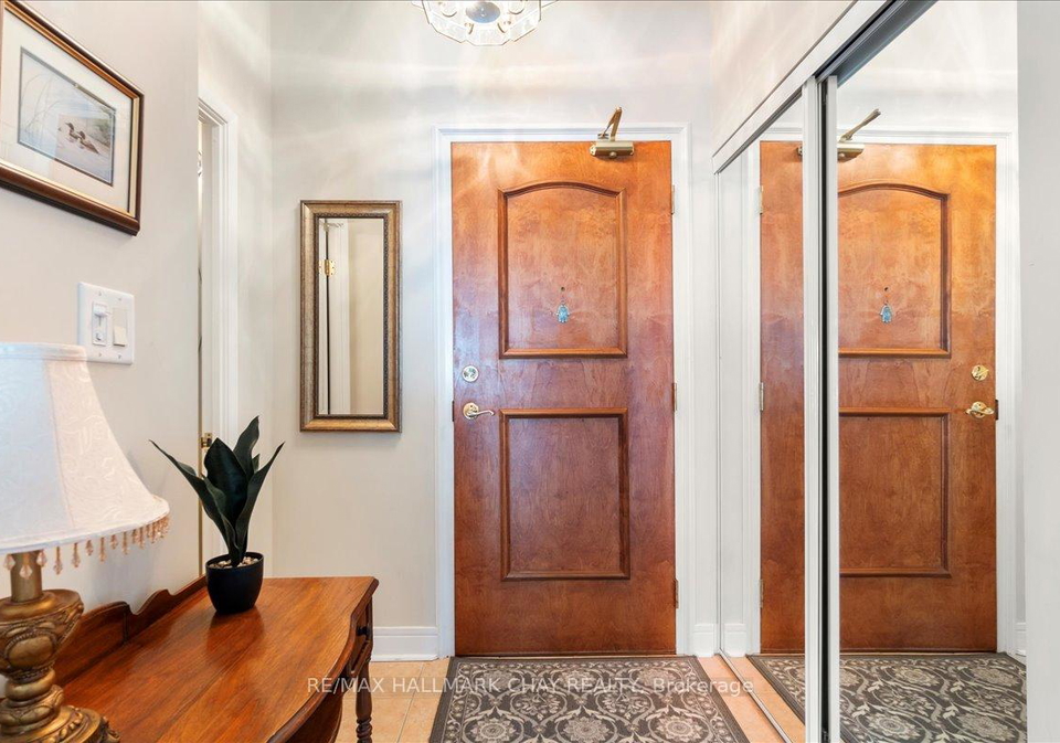 2-street-barrie-ontario-s12293872