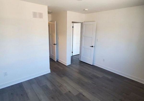 6-silo-mews-barrie-ontario-s12294200