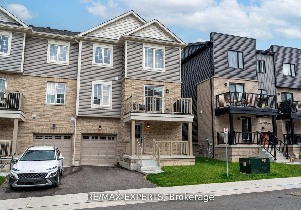 16-silo-mews-barrie-ontario-s12299678