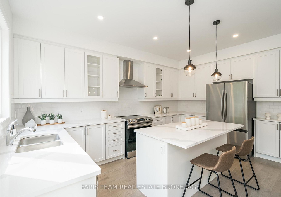 91-berkely-street-wasaga-beach-ontario-s12303069