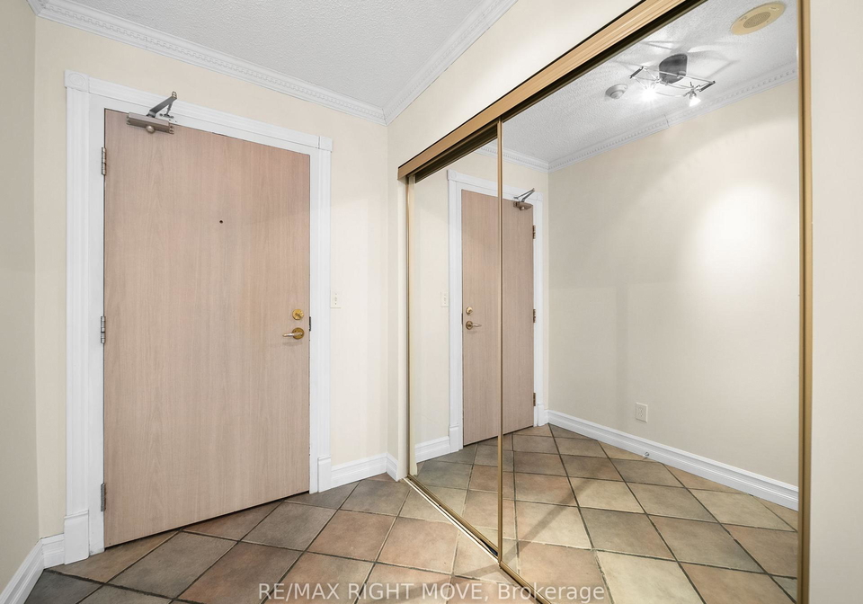 140-dunlop-street-e-e-barrie-ontario-s12310580