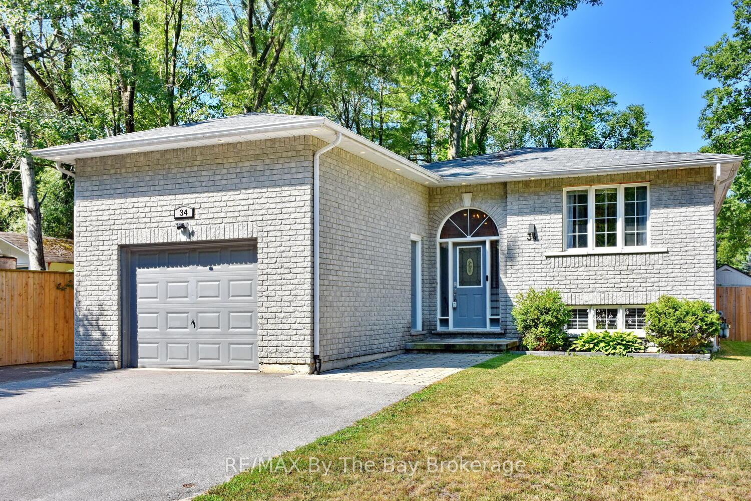 34-glendale-avenue-wasaga-beach-ontario-s12312373