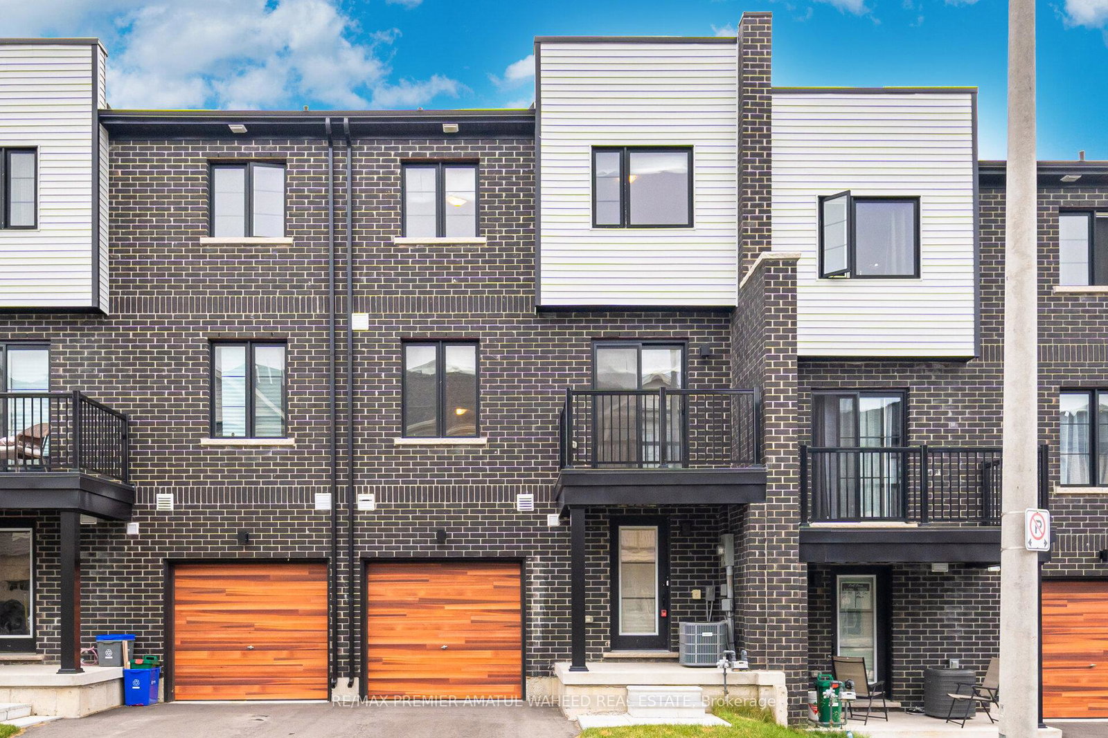 23-silo-mews-barrie-ontario-s12315355