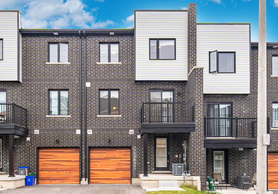 23-silo-mews-barrie-ontario-s12315355