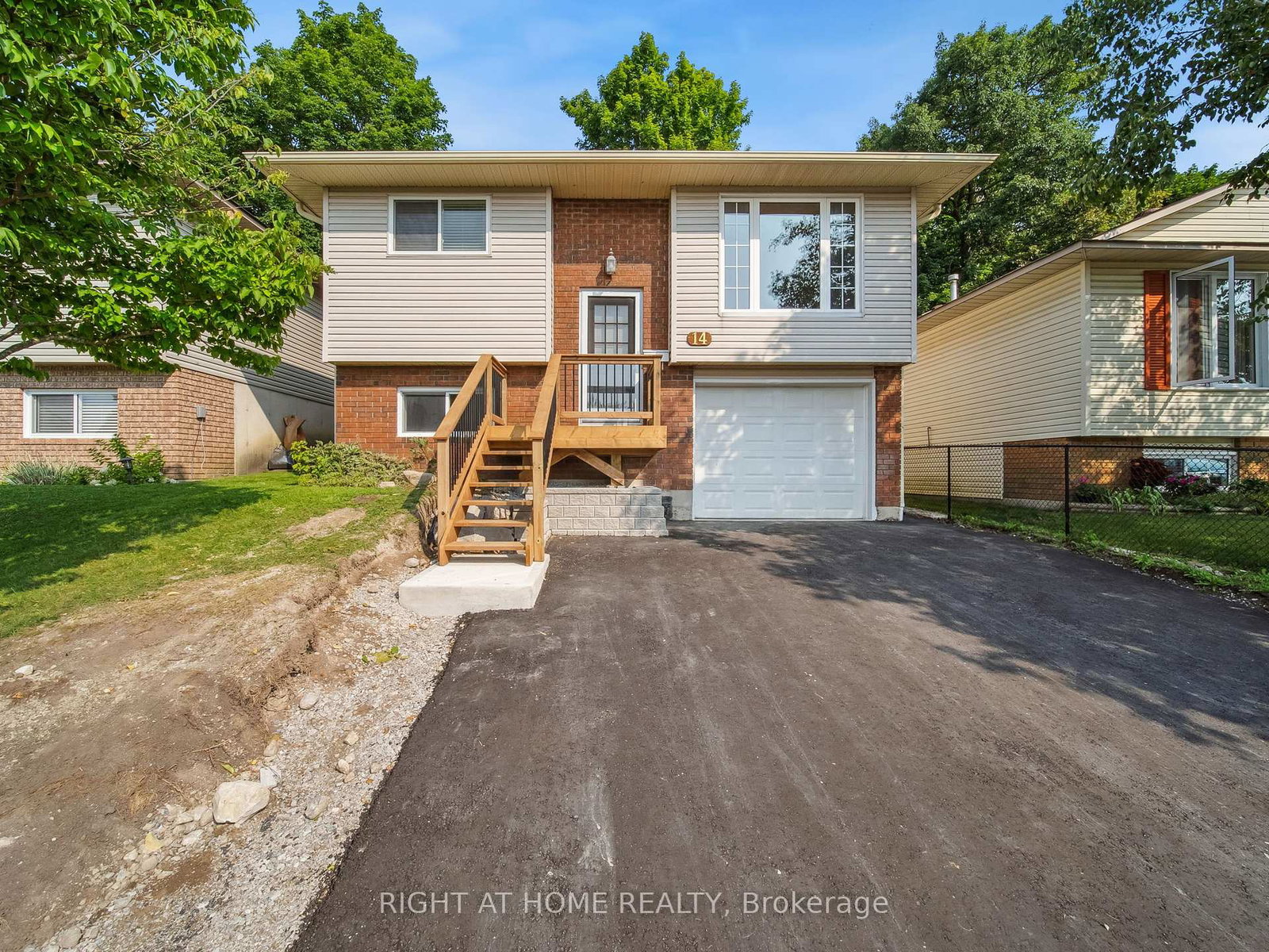 14-christine-upper-place-orillia-ontario-s12316433
