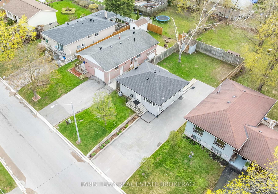 135-gunn-street-barrie-ontario-s12317940