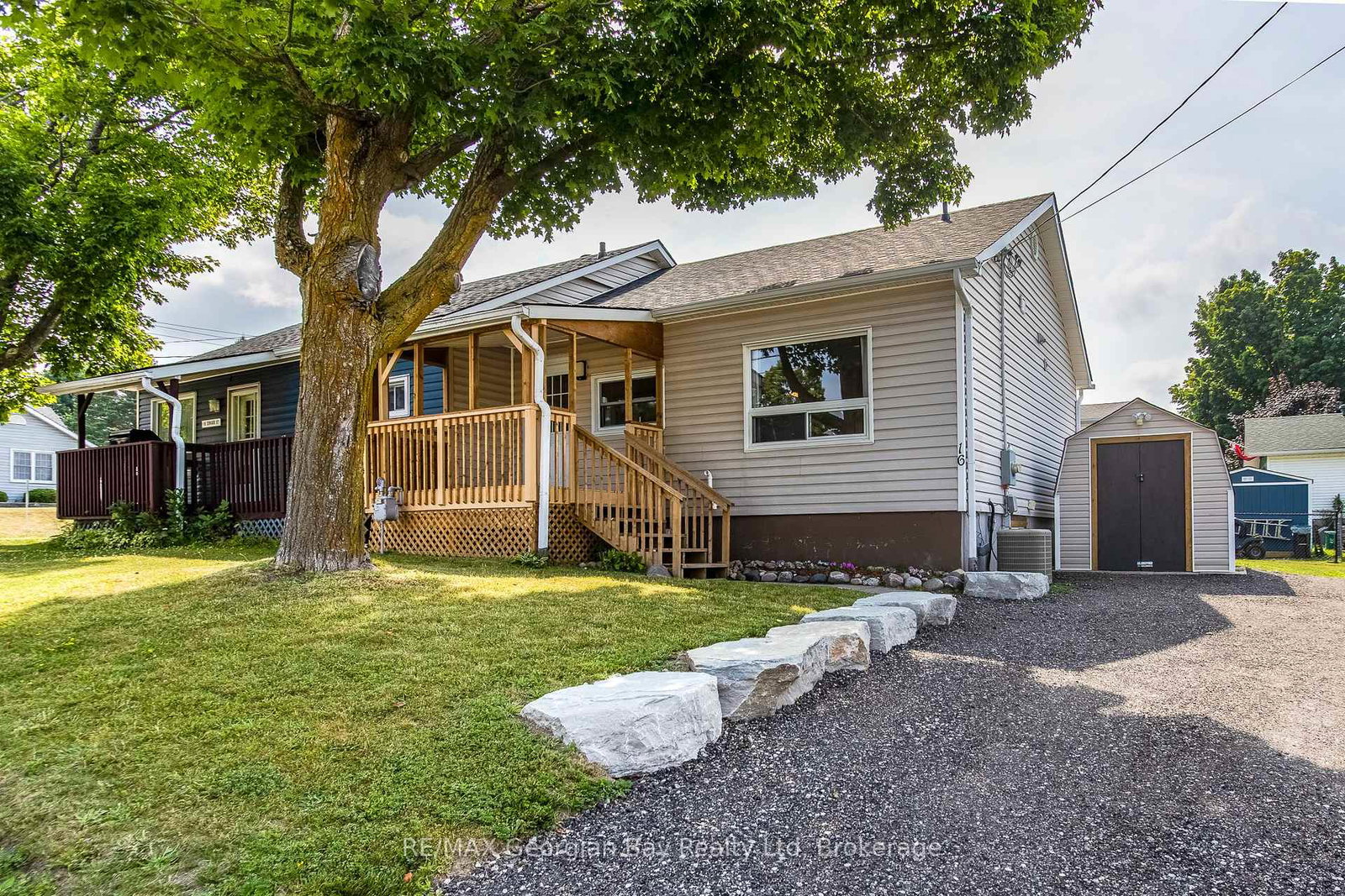 16-edward-street-penetanguishene-ontario-s12321158