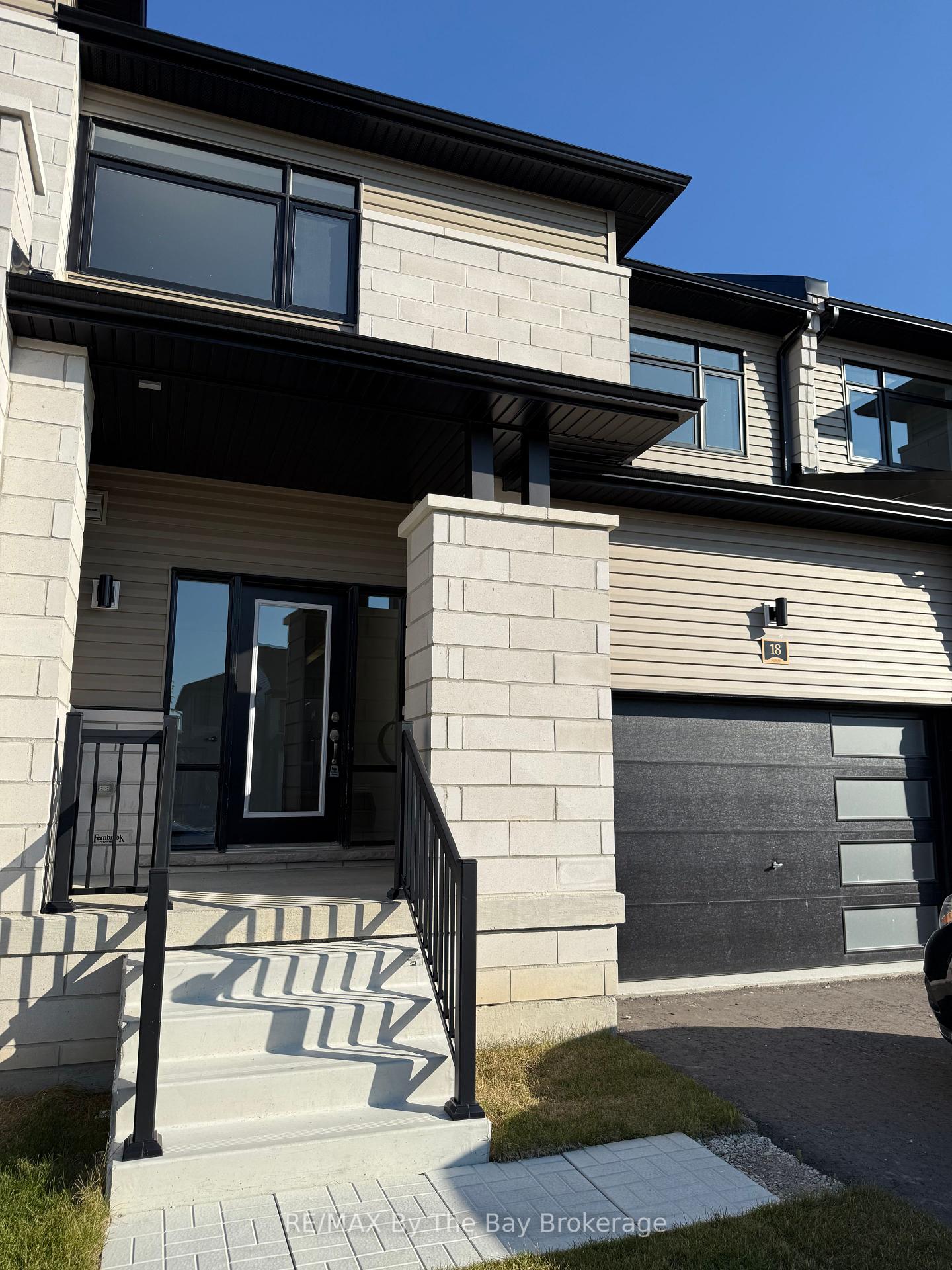 18-federica-crescent-wasaga-beach-ontario-s12321397
