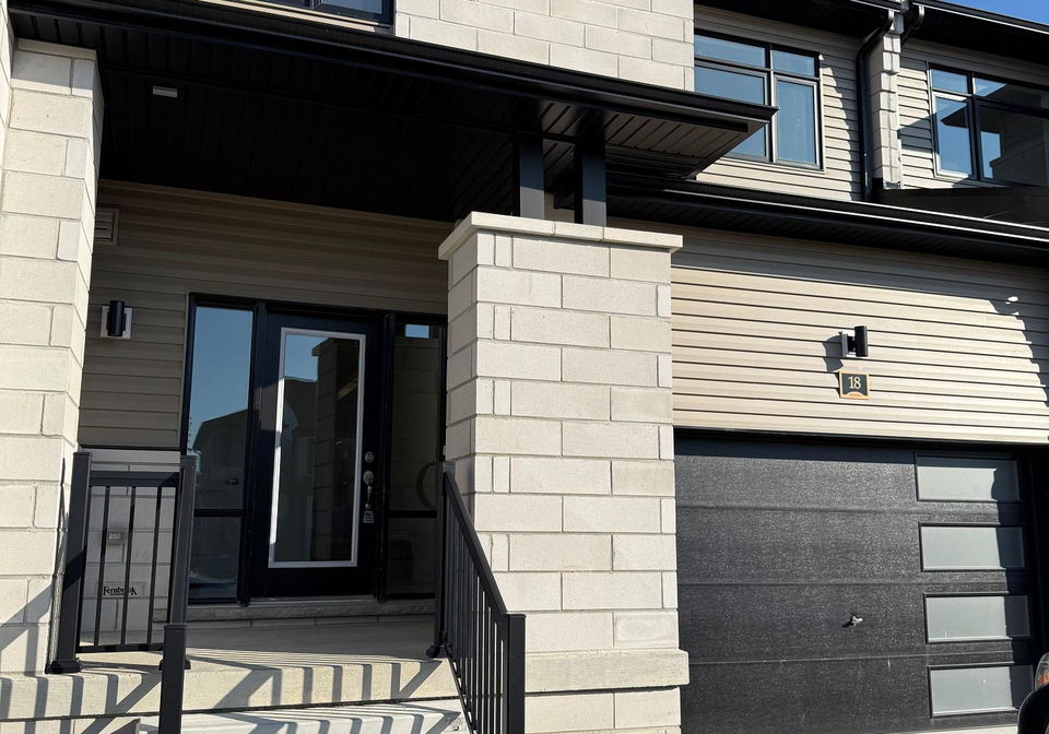 18-federica-crescent-wasaga-beach-ontario-s12321397