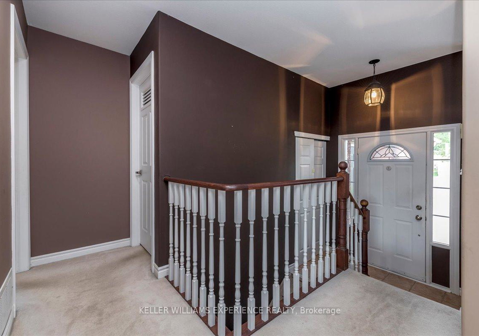 12-revelstoke-court-barrie-ontario-s12327068
