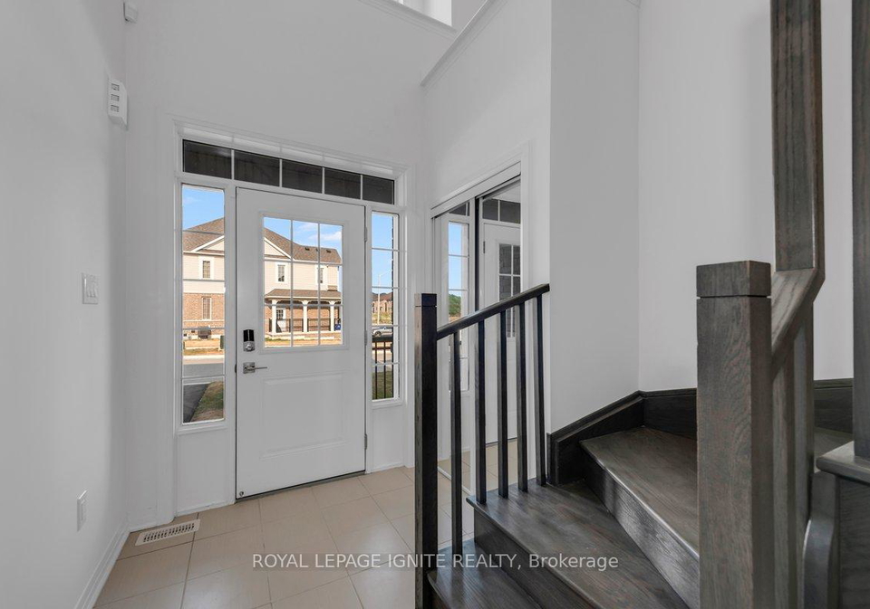 94-west-oak-trail-barrie-ontario-s12334595