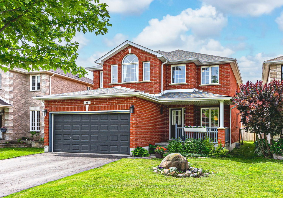 9-buggs-gate-barrie-ontario-s12346824