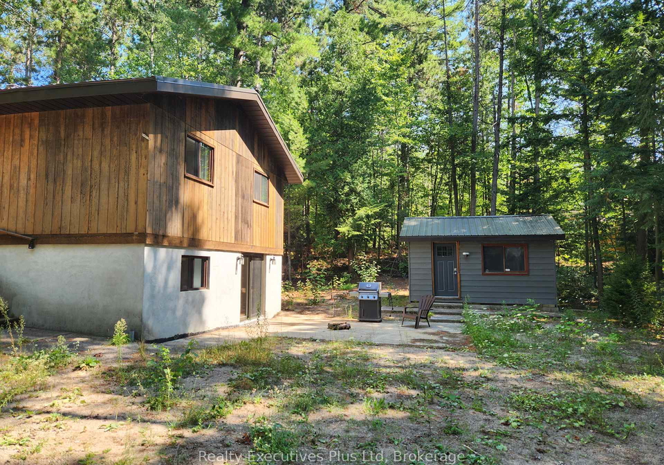 2-zelia-court-tiny-ontario-s12347944