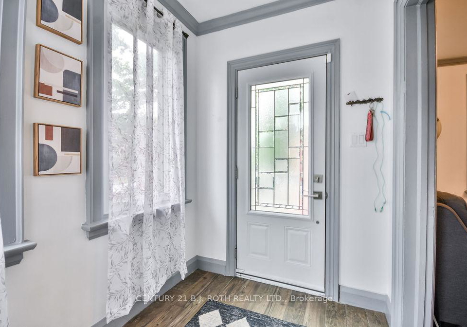 15-thomson-street-barrie-ontario-s12350500