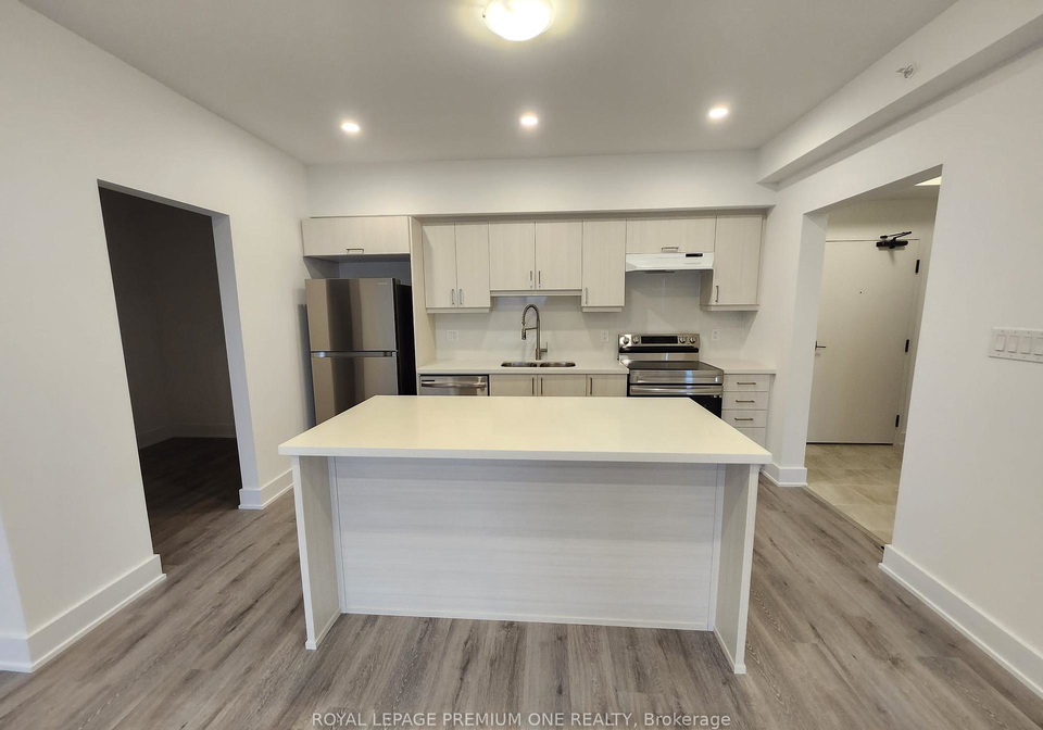 1-chef-lane-barrie-ontario-s12352803