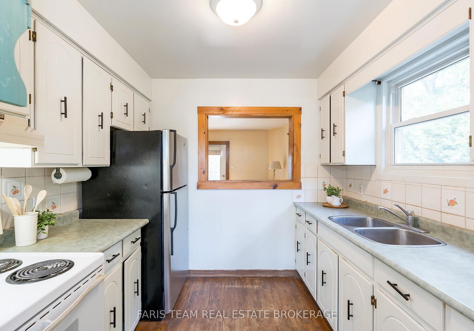 67-gibbard-crescent-collingwood-ontario-s12353378