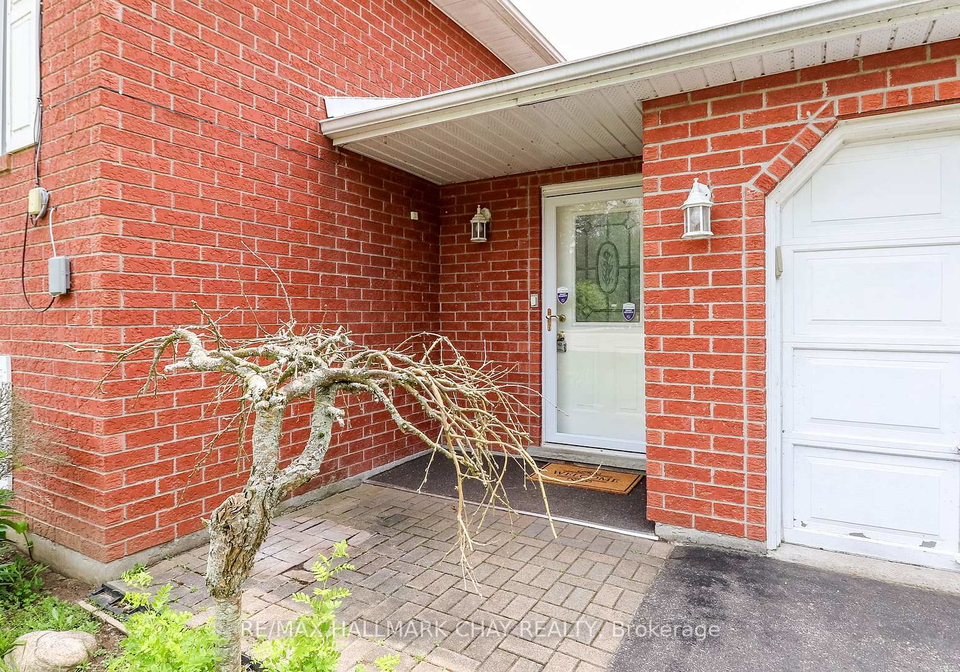 19-crystalwood-lane-springwater-ontario-s12356537