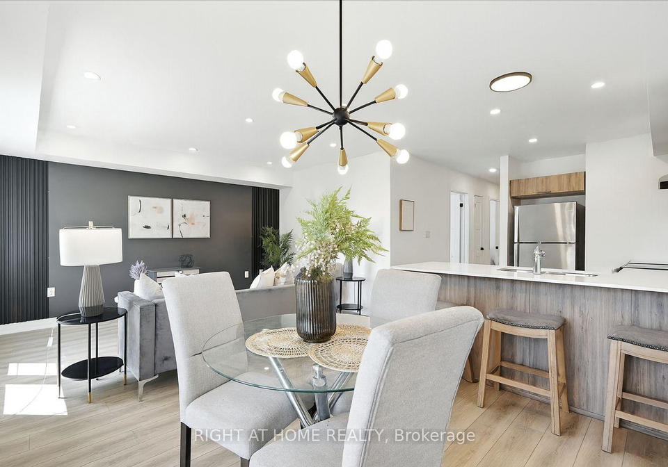 5pumpkin-corner-crescent-barrie-ontario-s12358060