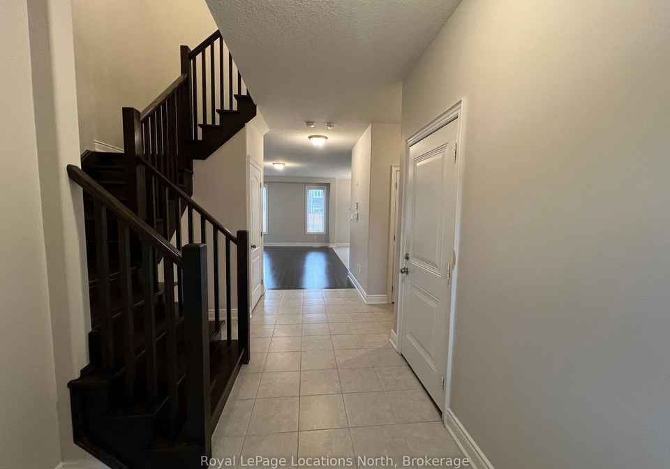 23-lockerbie-crescent-collingwood-ontario-s12358191
