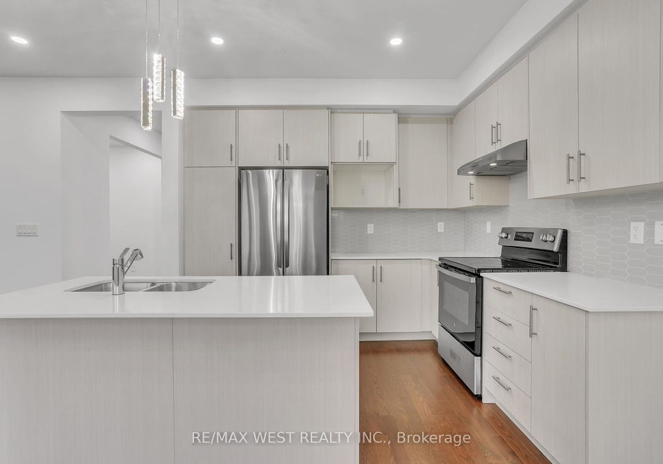 22-phoenix-boulevard-barrie-ontario-s12359692