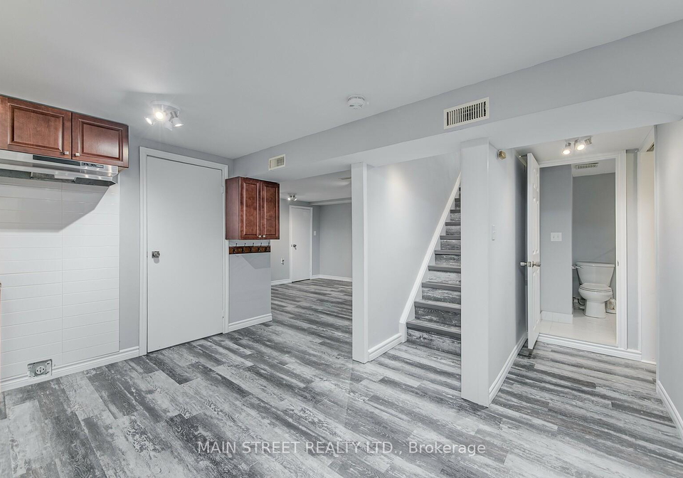 20-frost-trail-barrie-ontario-s12361142