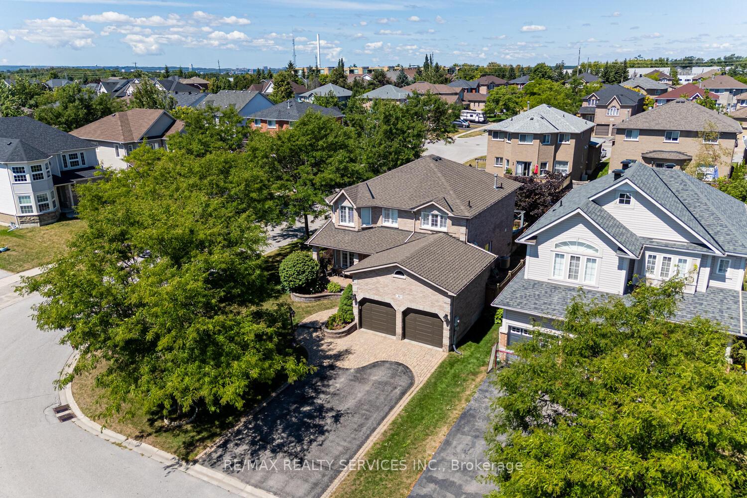 22-sovereigns-gate-barrie-ontario-s12362084
