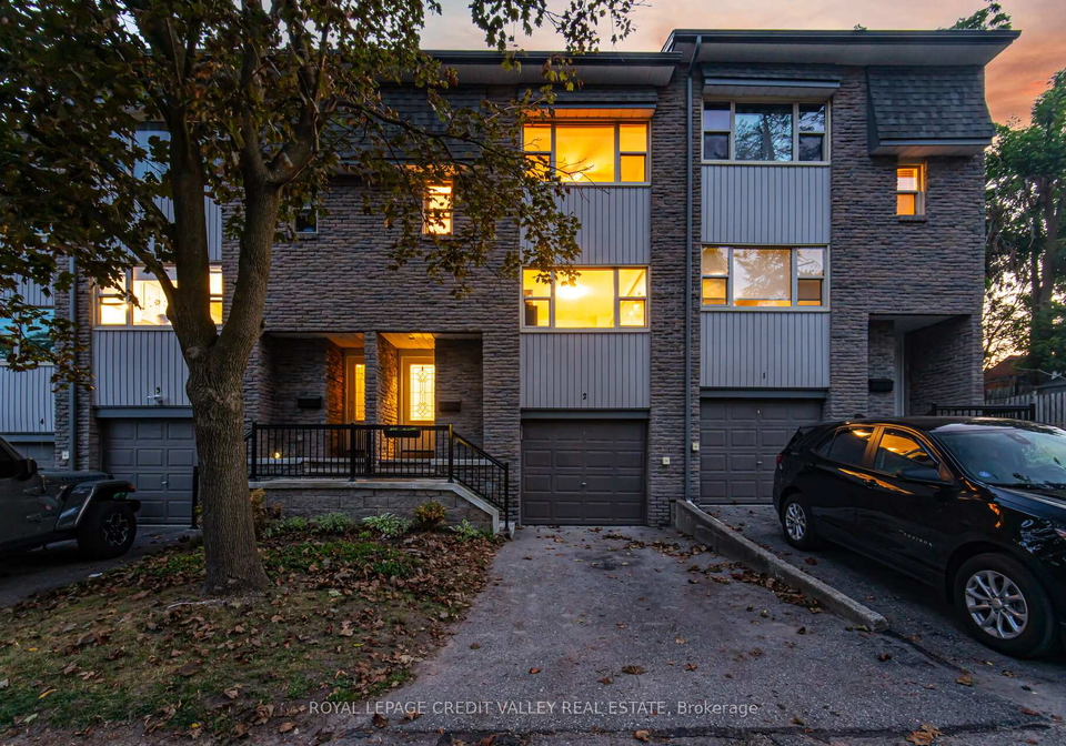 north-street-barrie-ontario-s12362231
