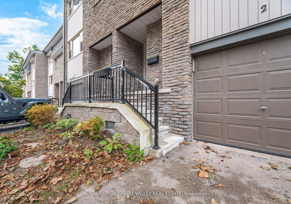 north-street-barrie-ontario-s12362231