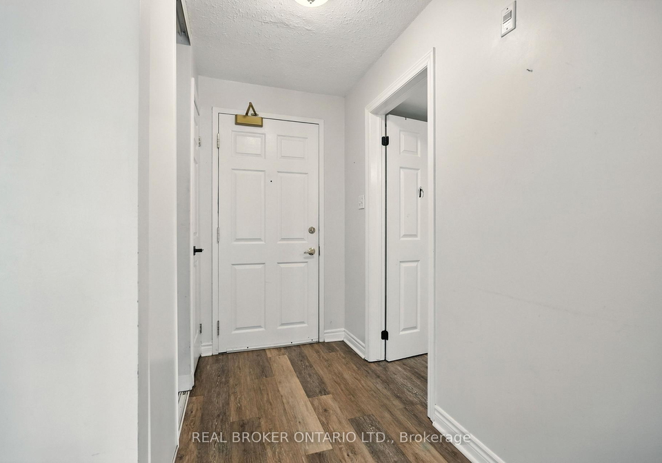 49-jacobs-terrace-barrie-ontario-s12363029