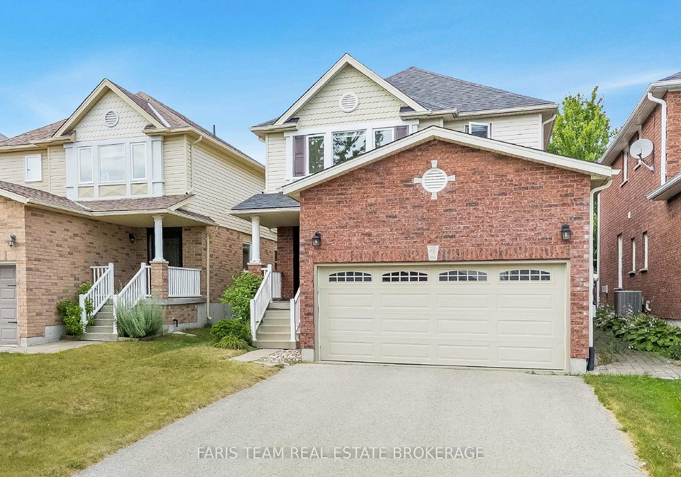 40-sovereigns-gate-barrie-ontario-s12363303