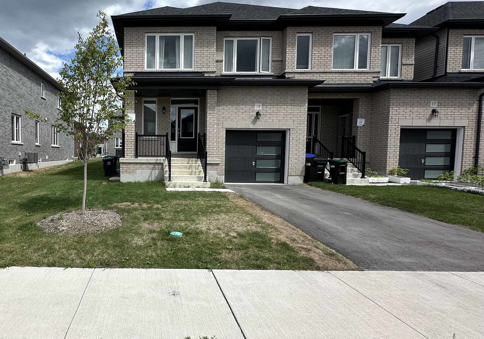 19-lisa-street-wasaga-beach-ontario-s12363948