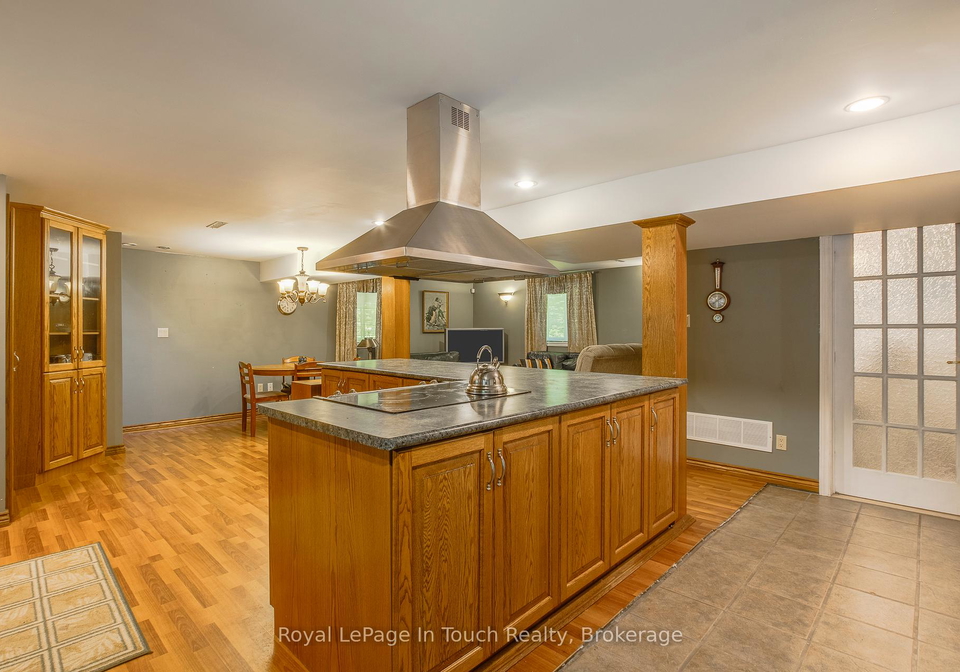 5-gary-court-tiny-ontario-s12364216