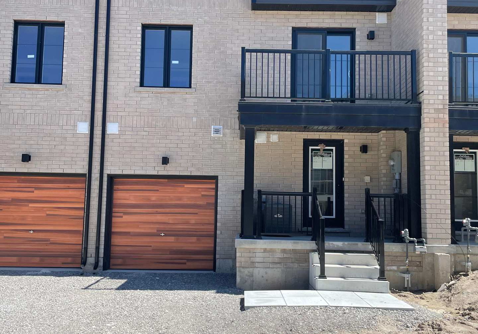 10-silo-mews-barrie-ontario-s12366089