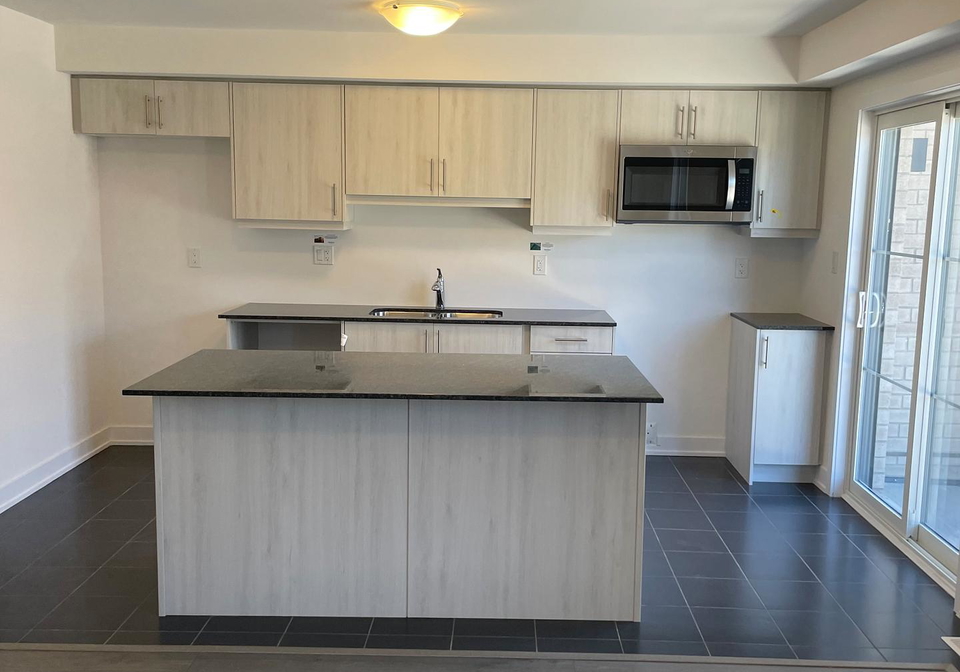 10-silo-mews-barrie-ontario-s12366089