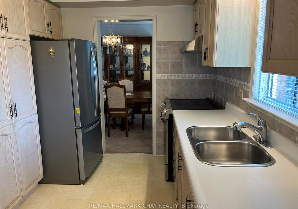 22-stroud-place-barrie-ontario-s12366436