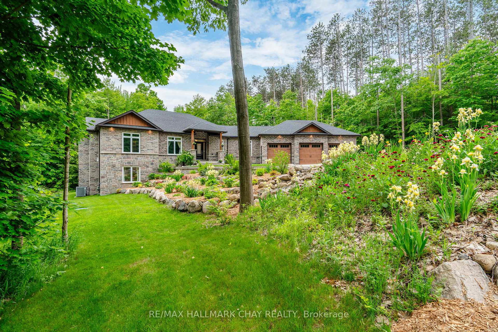 2-timberland-court-s-tiny-ontario-s12367756