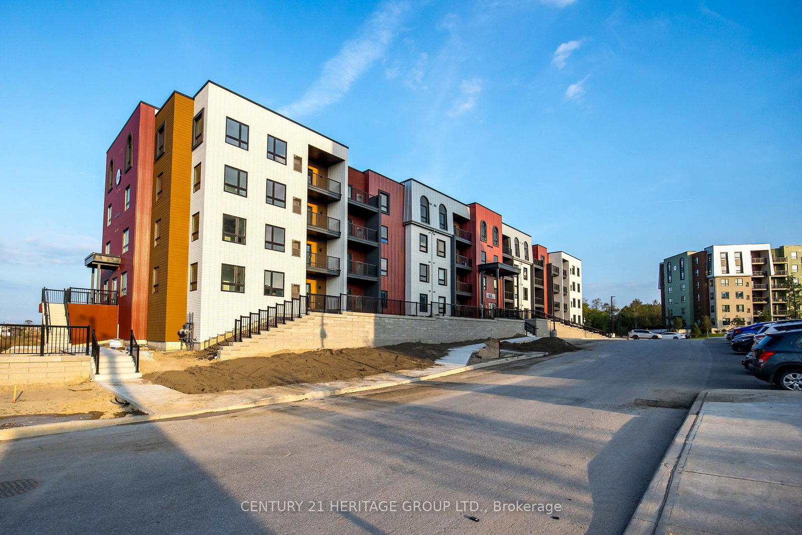 1-chef-lane-barrie-ontario-s12368564