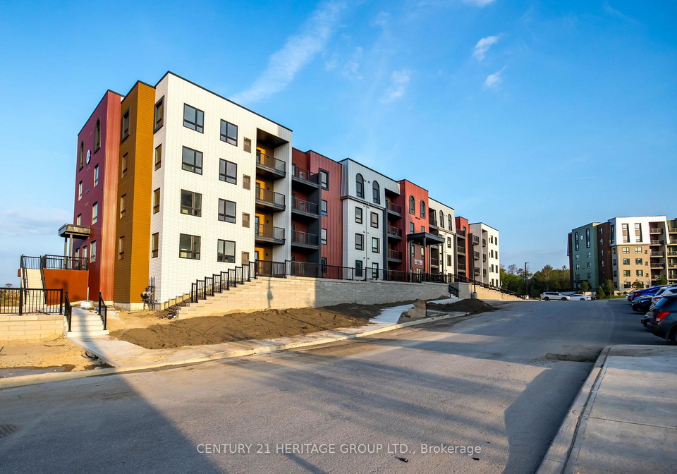 1-chef-lane-barrie-ontario-s12368564