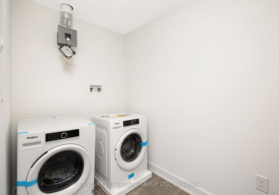 1-chef-lane-barrie-ontario-s12368564