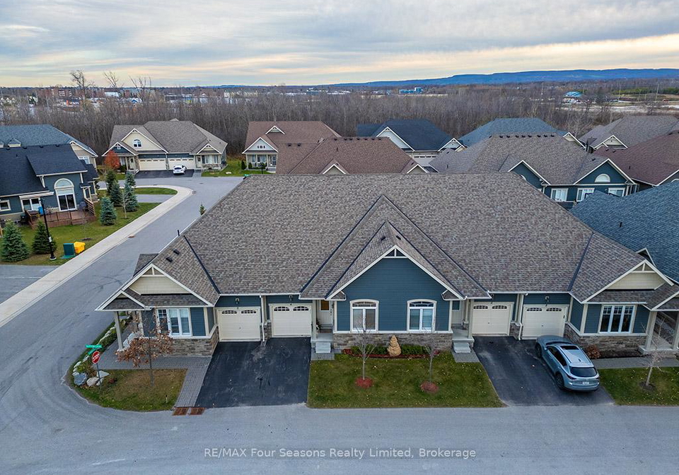 4-sutton-lane-collingwood-ontario-s12369092