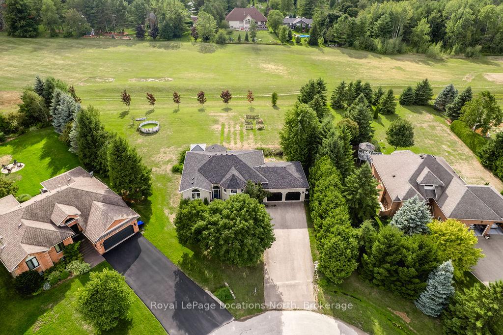 42-club-court-wasaga-beach-ontario-s12371675