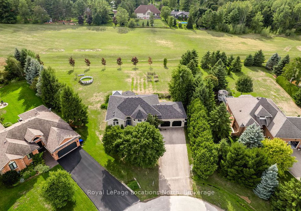 42-club-court-wasaga-beach-ontario-s12371675