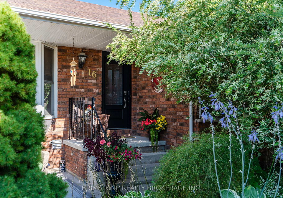 16-smart-court-collingwood-ontario-s12374729