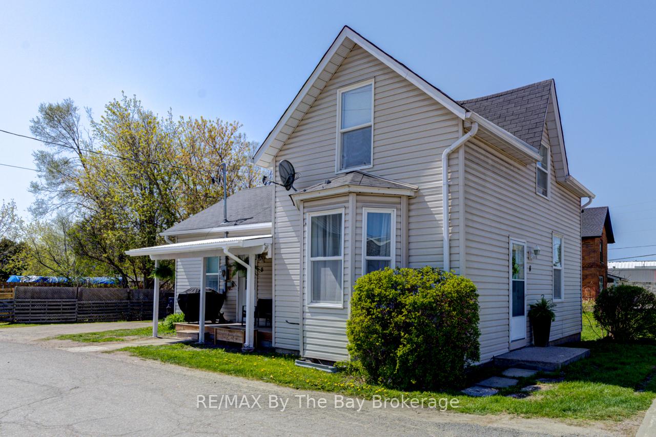 8-yonge-street-n-springwater-ontario-s12377965