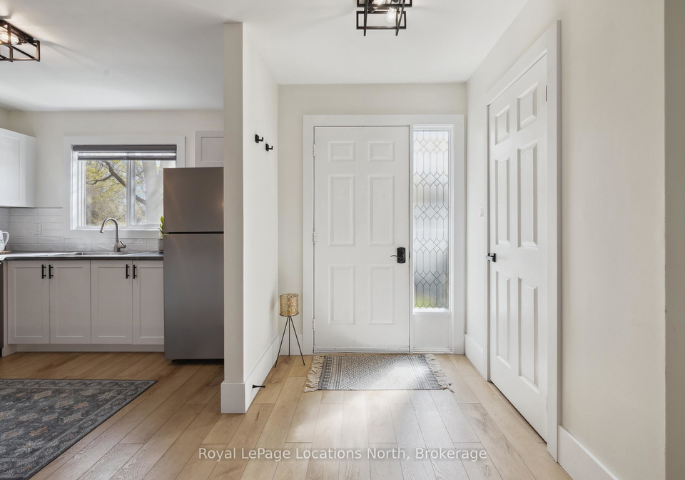 15-watts-crescent-collingwood-ontario-s12380317