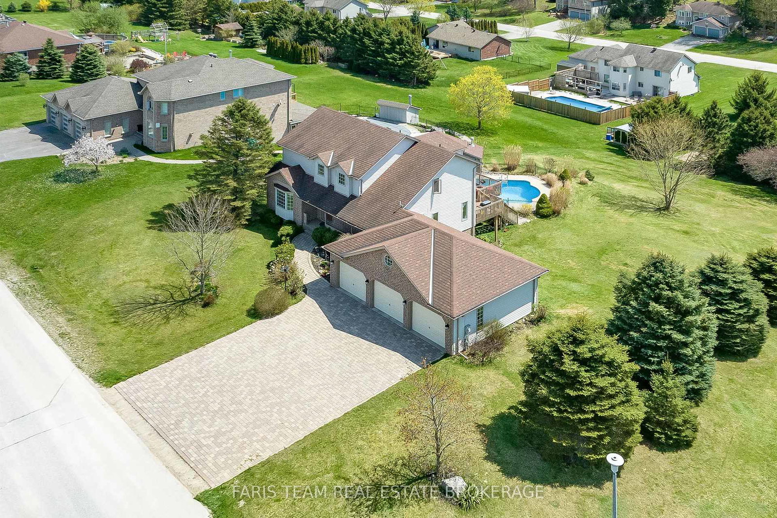 36-marlow-circle-springwater-ontario-s12385173