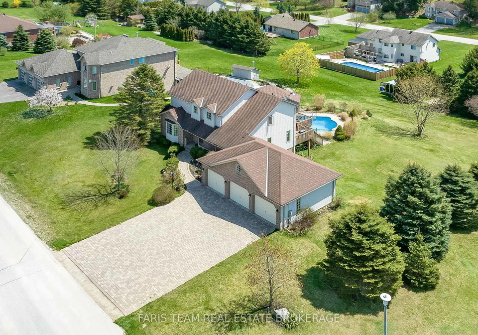 36-marlow-circle-springwater-ontario-s12385173
