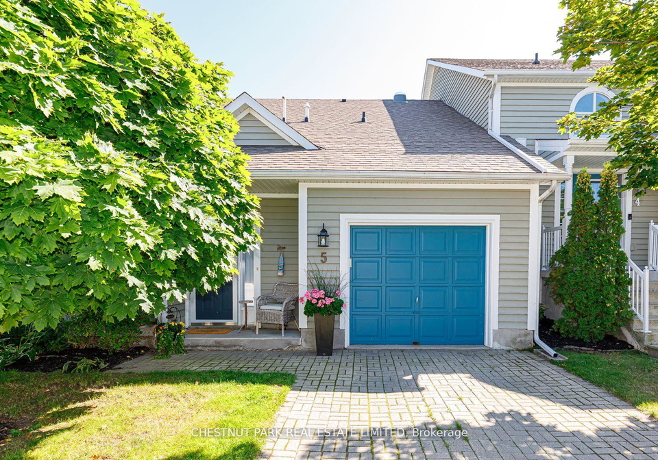 5-cranberry-surf-collingwood-ontario-s12388723