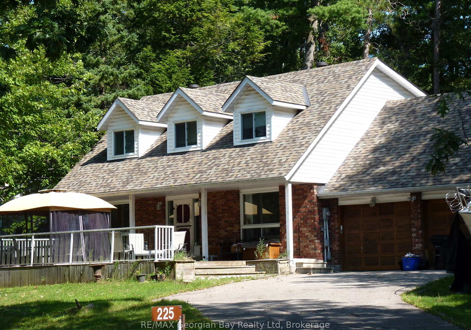 225-beaches-road-s-tiny-ontario-s12389417